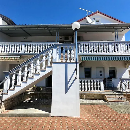 Ana Apartment